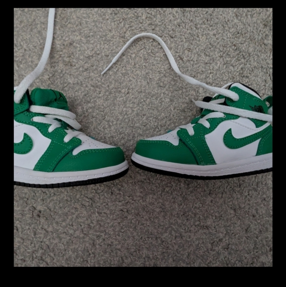 Toddler Nike Air Jordan Mid Green White Sneakers - Picture 8 of 15